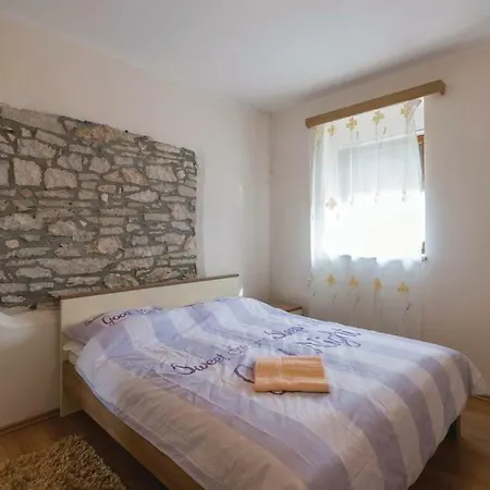 Apartment Apartman Vorfi *